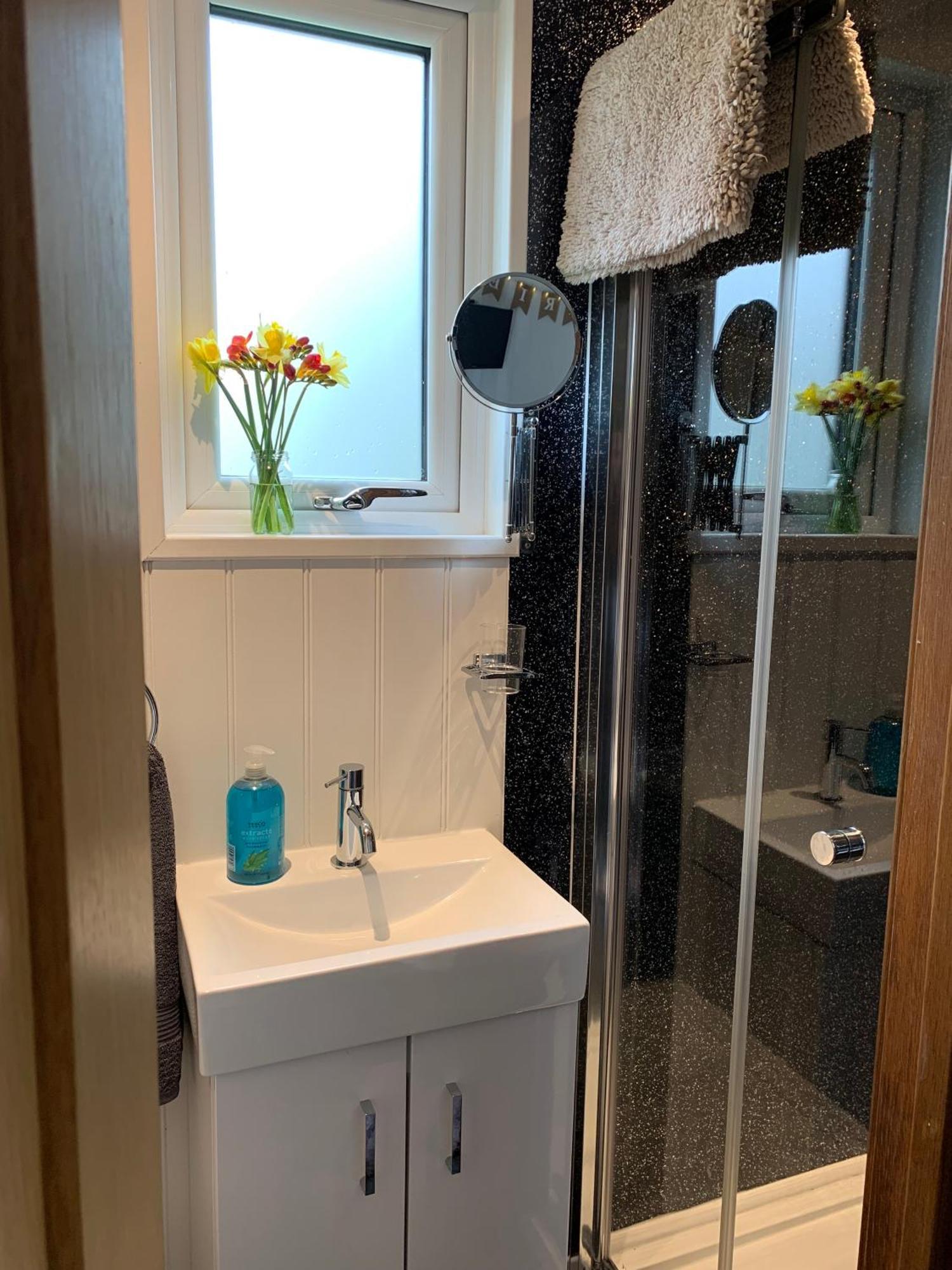 Tides Reach, Deluxe Shepherds Hut 1, 100M From The Beach Saint Merryn Exteriér fotografie